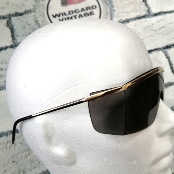 Vintage shield style sunglasses - Picture 6 of 6